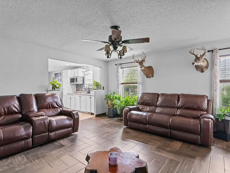 805 Sunvista Dr — Photo 4