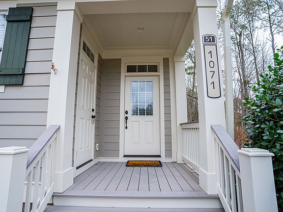 3rd image of 1071 Porch Vw