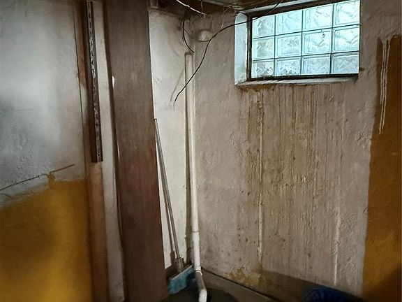 3rd image of 8155 Bloom Dr