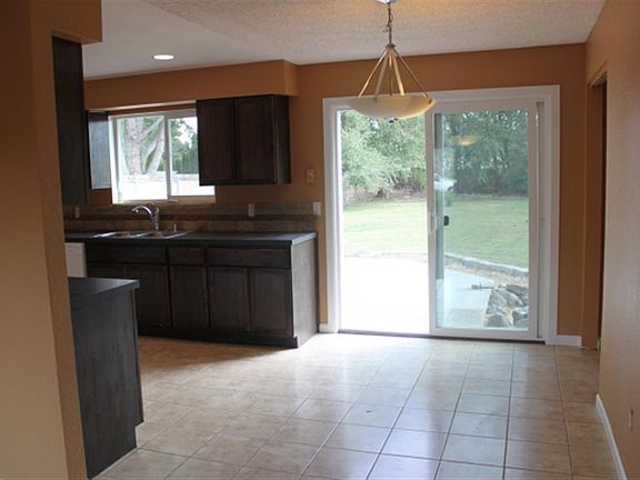 3rd image of 582 S 41st Ave