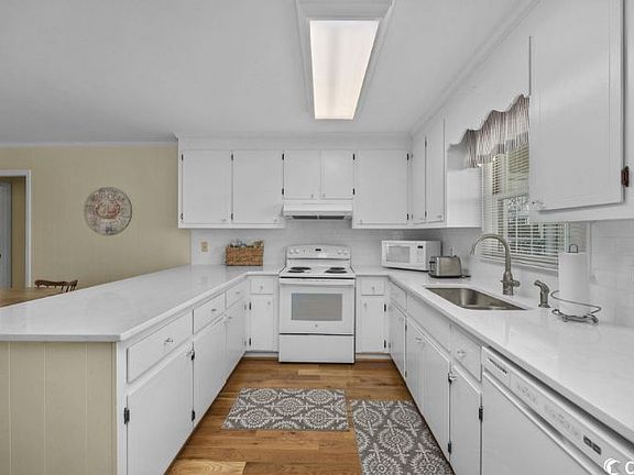 3rd image of 413 34th St