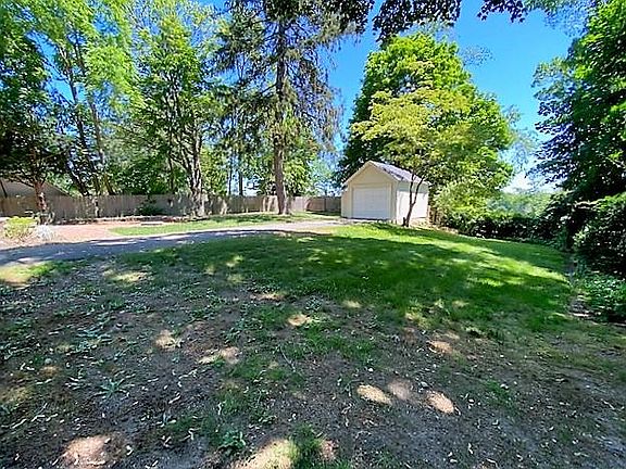 2nd image of 76 Knollwood Ave