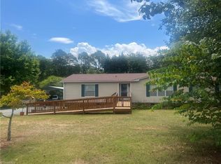 1214 High Bridge Rd, Pinnacle, NC 27043