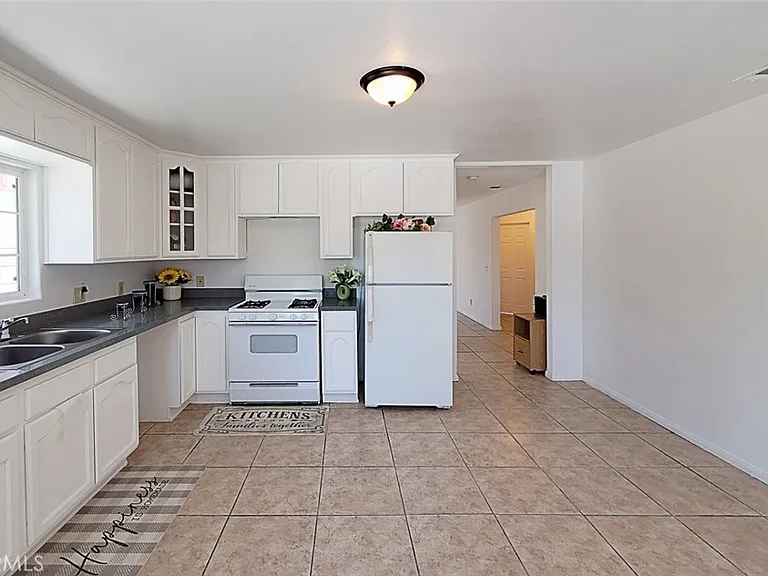 747 W Nevada St — Photo 15