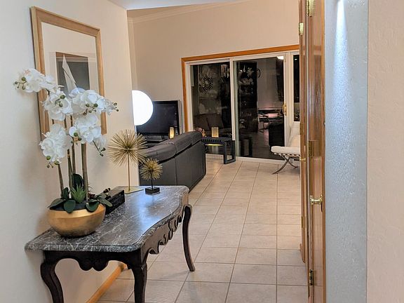 3rd image of 10162 W Hutton Dr