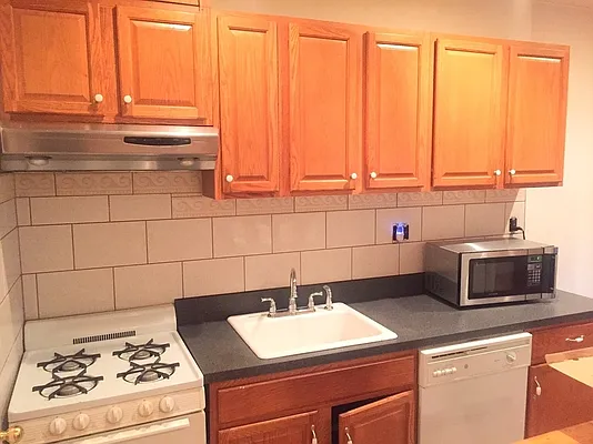 Rented by Rapid Realty Cobble Hill | media 17