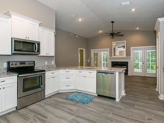 This kitchen is gorgeous! 