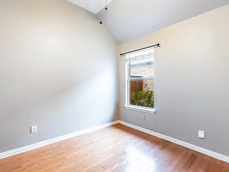935 Panther Ln — Photo 13