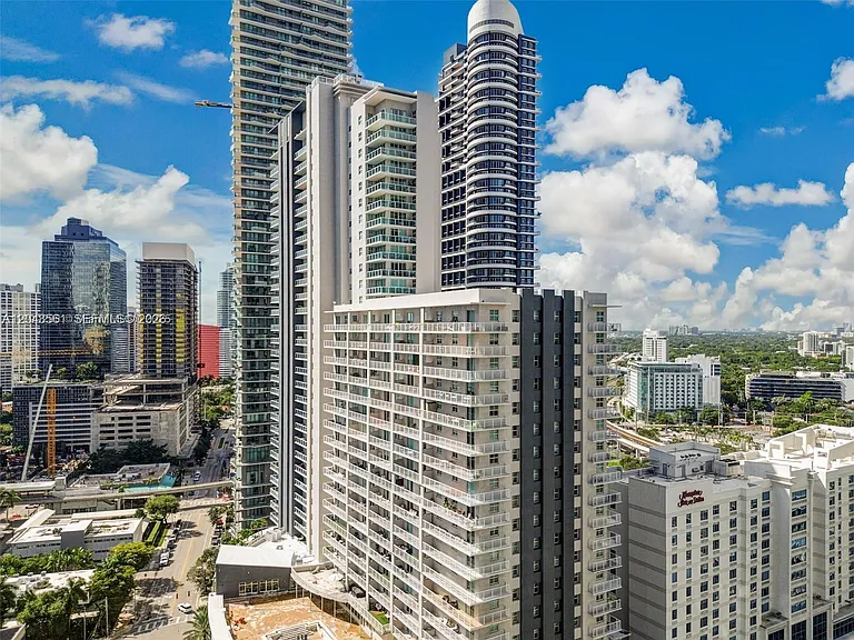 1250 S Miami Ave #1713 — Photo 17