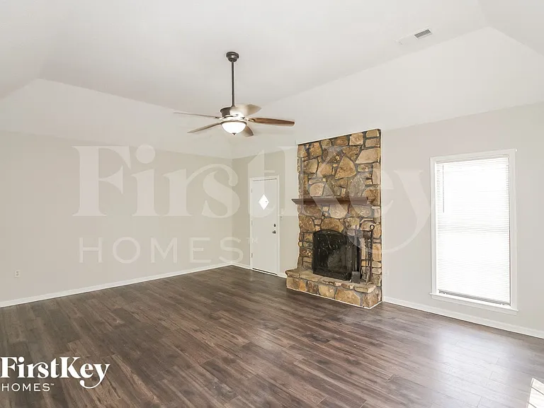 7134 Markim Dr — Photo 2