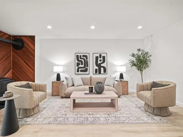 505 Cypress Point Dr, Mountain View, CA