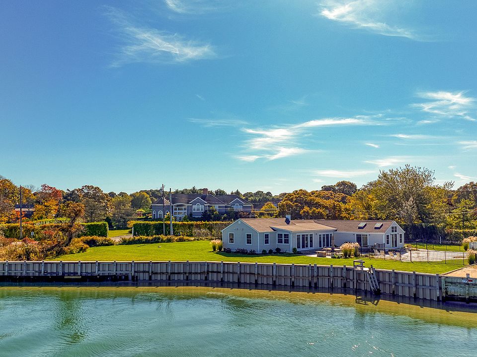 1st image of 2 Peconic Cres