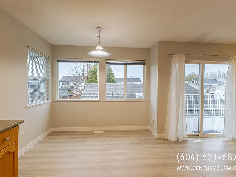 34660 6th Ave #MAIN — Photo 11