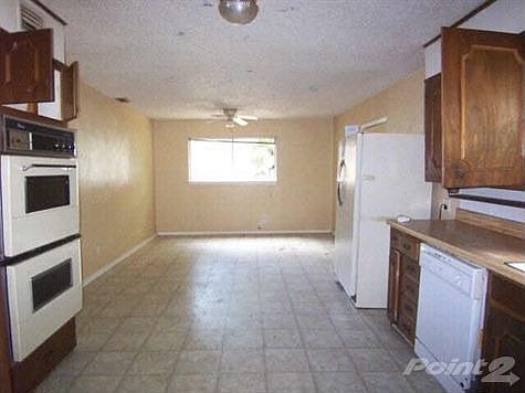 4th image of 1411 Lackland St