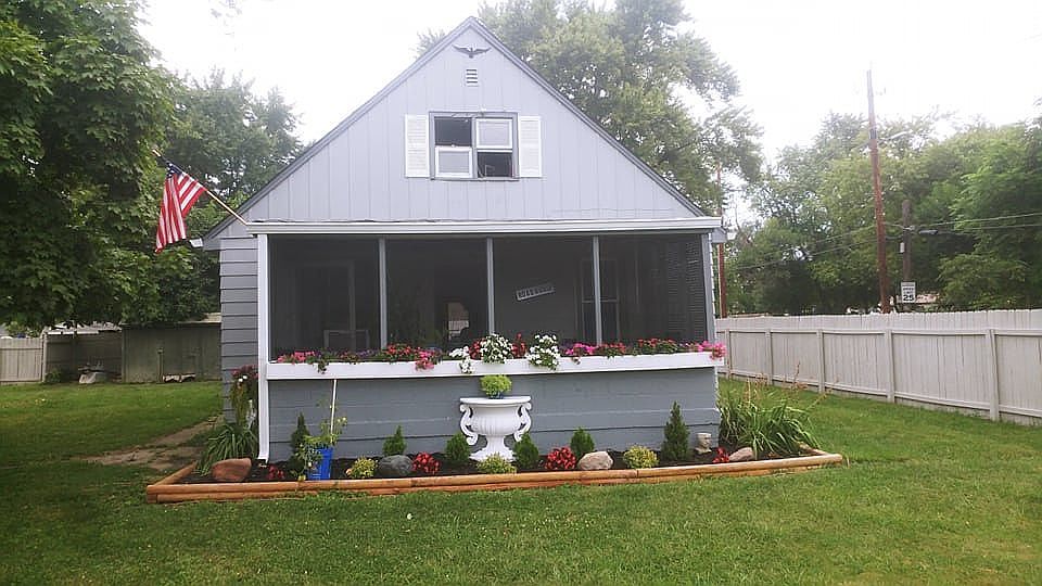 1st image of 3119 Carson Ave