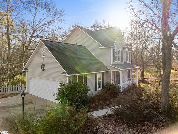 3rd image of 335 Tracy Ln