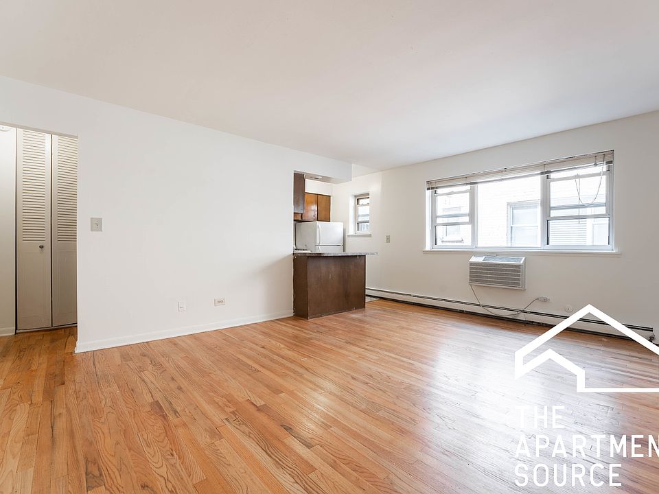 1st image of 521 W Briar Pl APT 409
