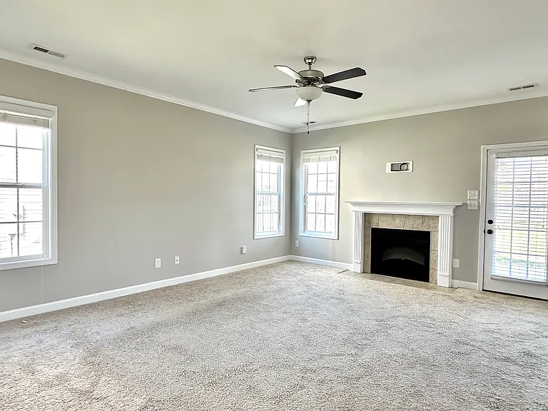 6008 Crown Ridge Ct — Photo 10