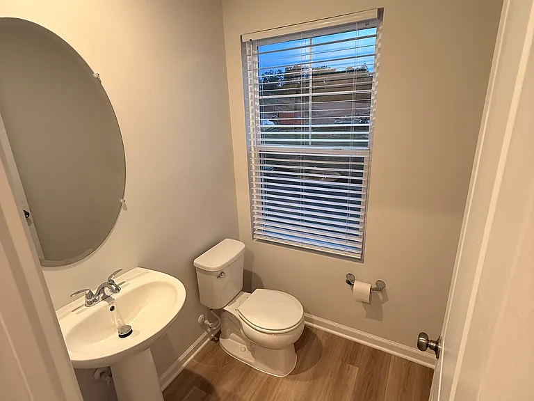 29 Laurin St — Photo 15