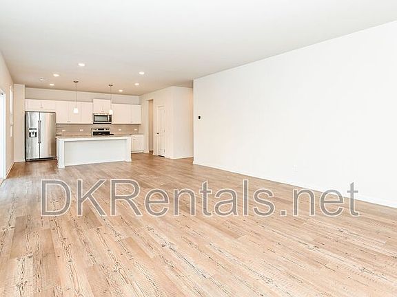 5th image of 265 Summerwood Ln