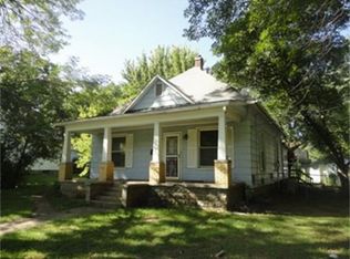 1116 W Walnut St, Nevada, MO 64772