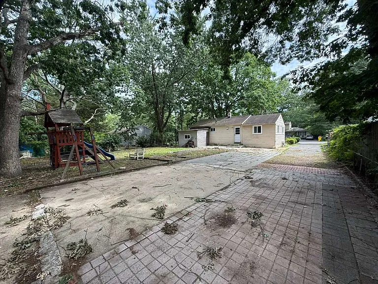 161 Lucy Rd — Photo 13