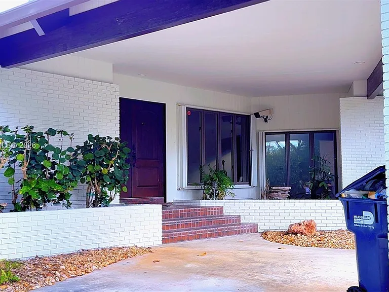 8925 SW 102nd Ter — Photo 5
