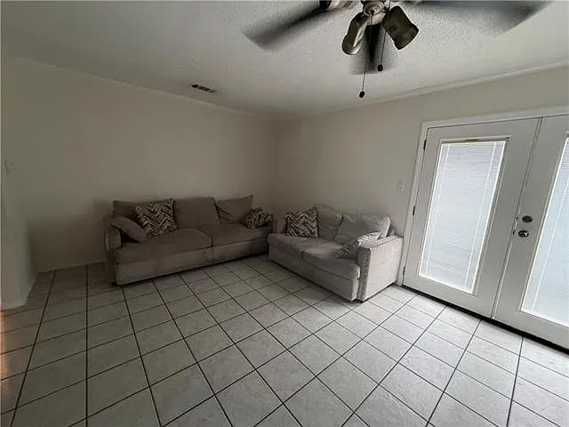 414 Johns Hopkins Dr — Photo 3