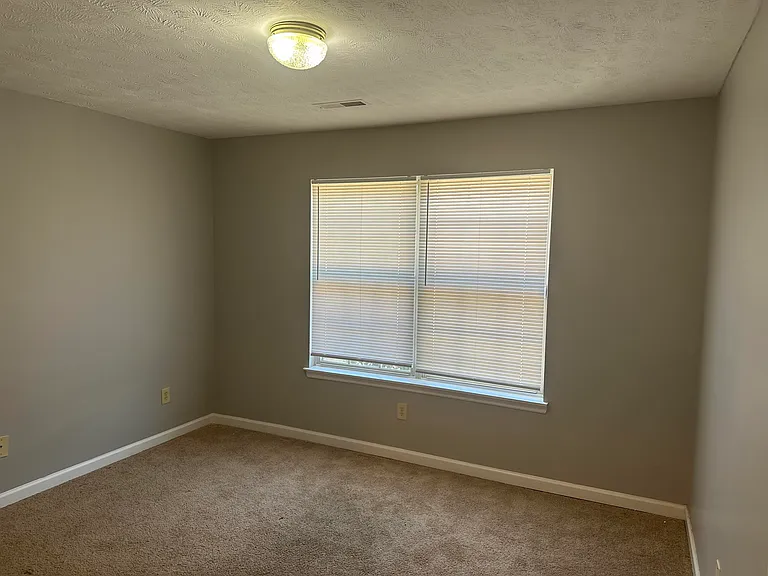 2548 Danielle Ln — Photo 7