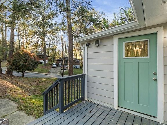 2nd image of 2466 Old Hapeville Rd SW