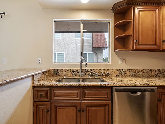 4th image of 503 Sefton Ave APT A