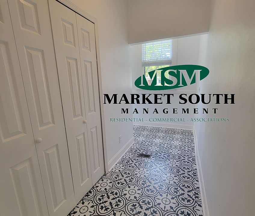 33 E 3 3 E 33rd St Savannah GA Zillow