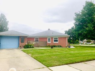 11080 W Clements Cir, Livonia, MI 48150