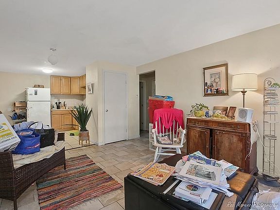 4th image of 12 Woodman Way APT 2