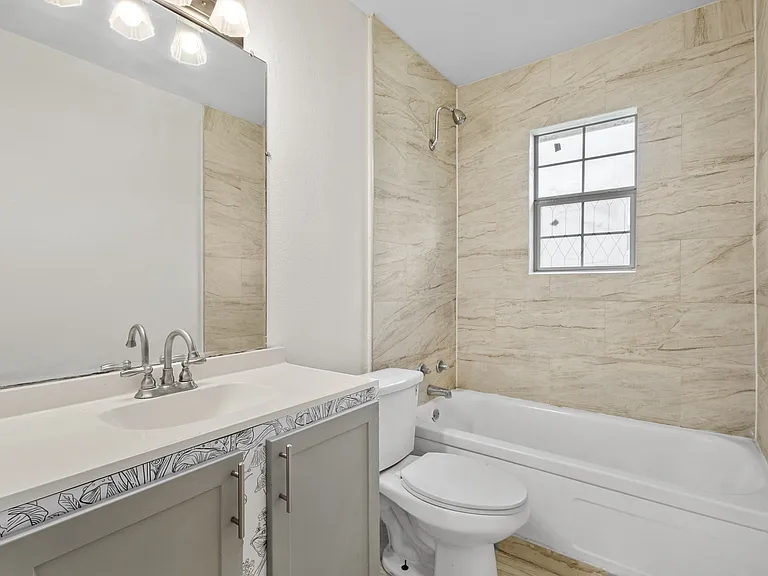759 Avondale Ave #759 — Photo 9