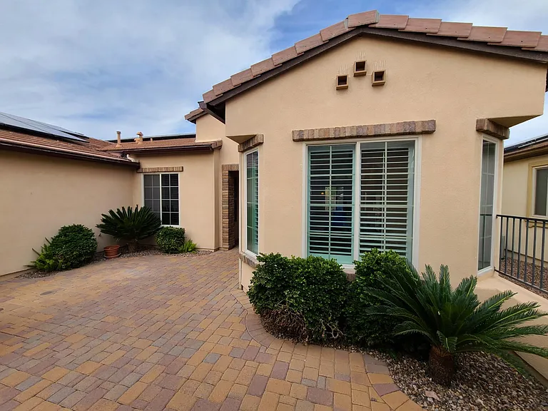 1714 E Alegria Rd — Photo 8