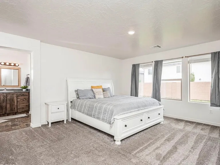 3311 E Livia Dr — Photo 4