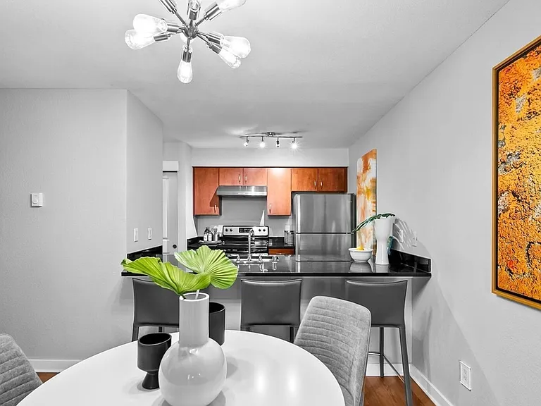 840 NE 125th St #103 — Photo 6