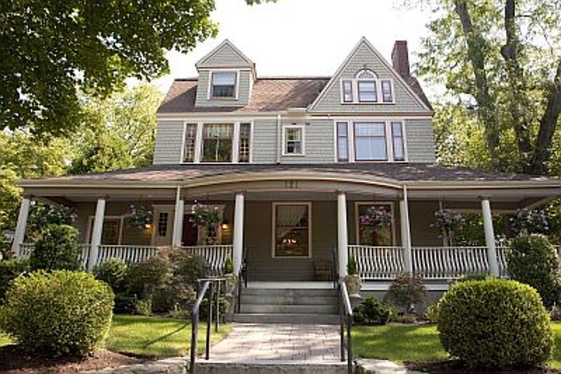 1st image of 121 Mystic St