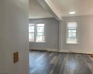 41 Van Houten Ave, Jersey City, NJ, 07305