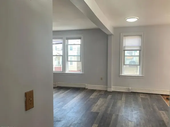 41 Van Houten Ave, Jersey City, NJ 07305