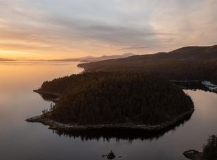 B Turnagain Is, Halfmoon Bay, BC V7Z1B7