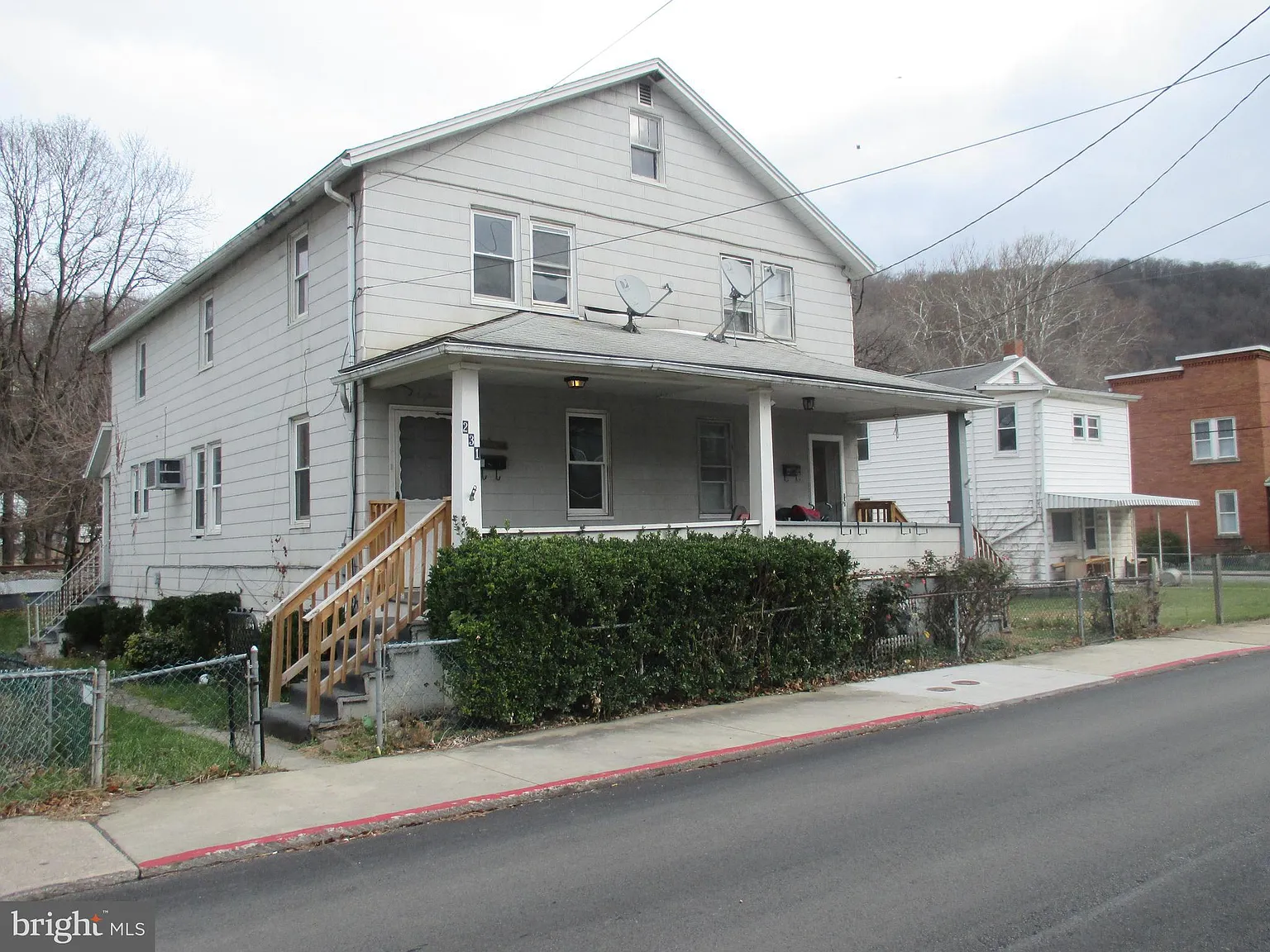 231-233 Maryland Ave photo 1