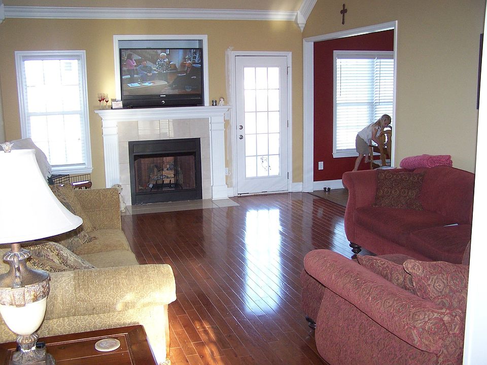2nd image of 127 Bobo Rd