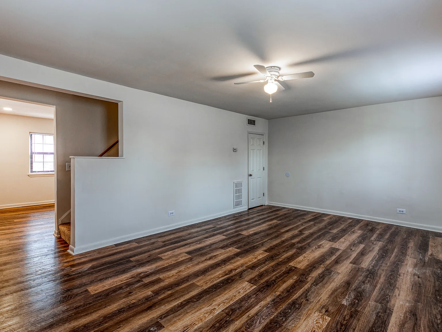 Stansbury Manor Apartments & Townhomes — Photo 2