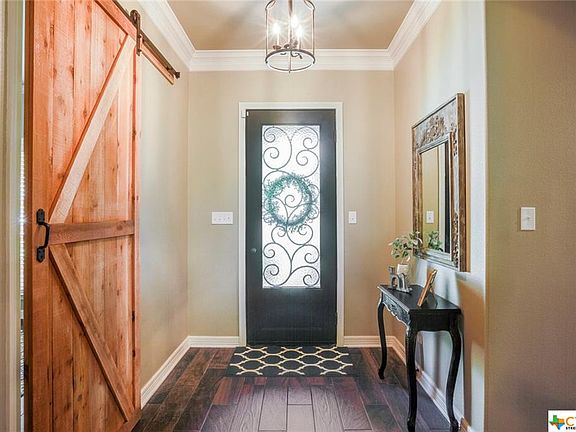 5th image of 211 Arbor Dr