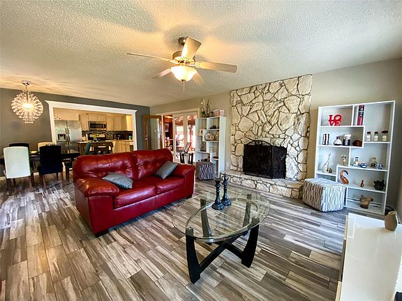 2nd image of 1604 Elizabeth Dr