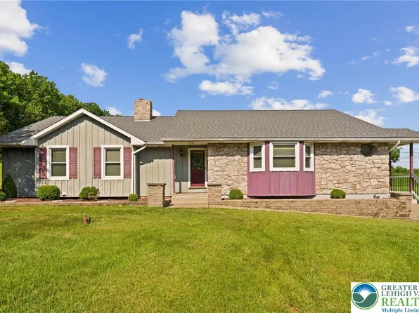 4661 Hillside Rd, Coplay, PA 18037