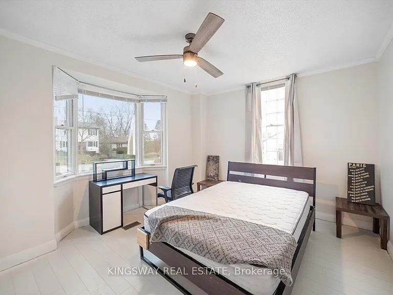 1144 Fisher Ave #UPPER — Photo 11
