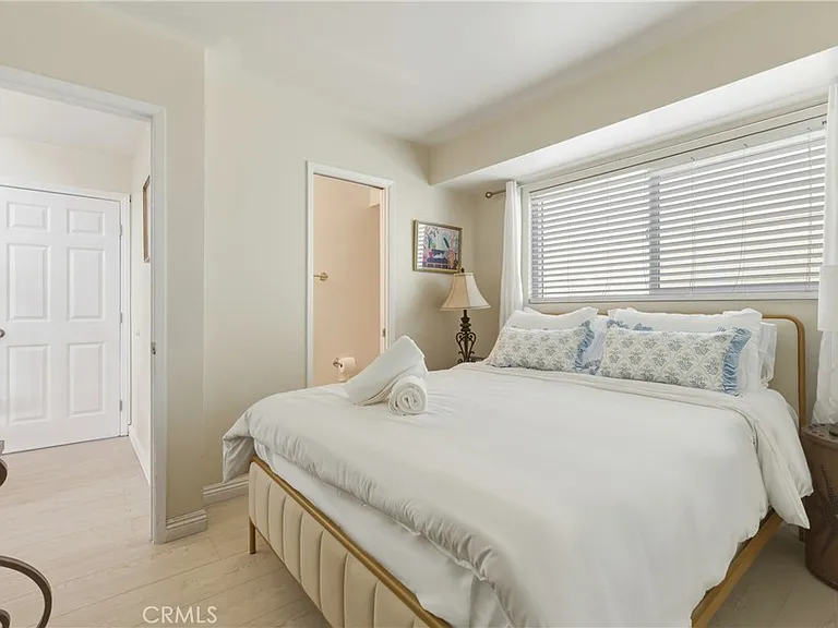 883 Katella St — Photo 25